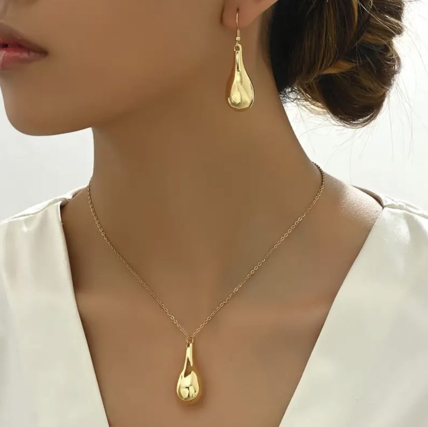 Necklace and earrings set - Golden Waterdrop Pendant